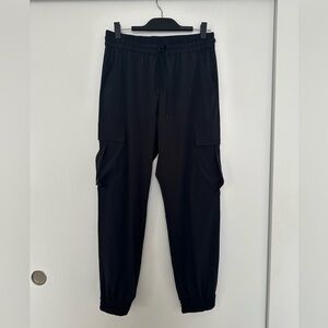 Aritzia TNA black cargo jogger